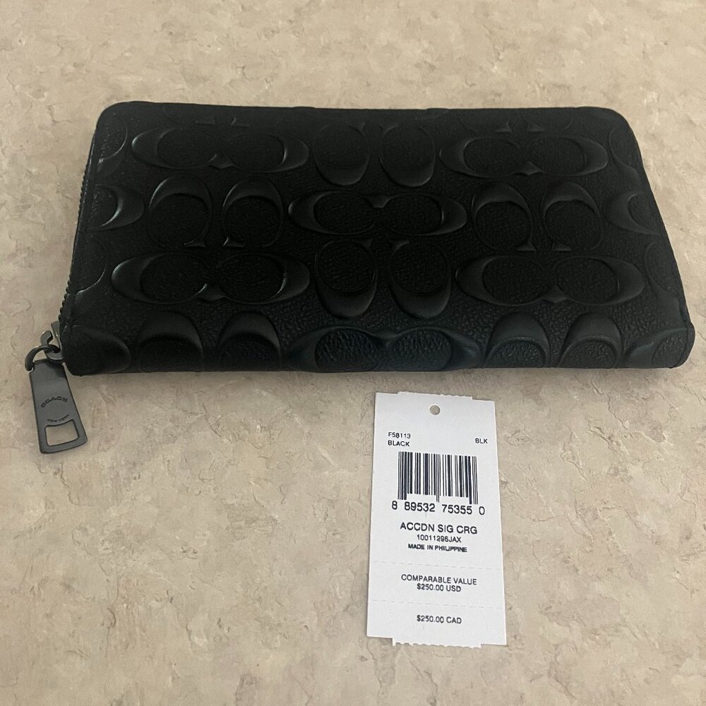 Coach Black Signature Crossgrain Leather Zip Around Wallet
